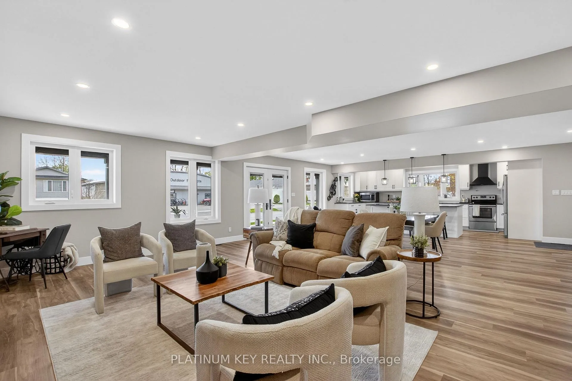 Photo 6 of 293 Main Street, North Middlesex, Parkhill — HOMEH