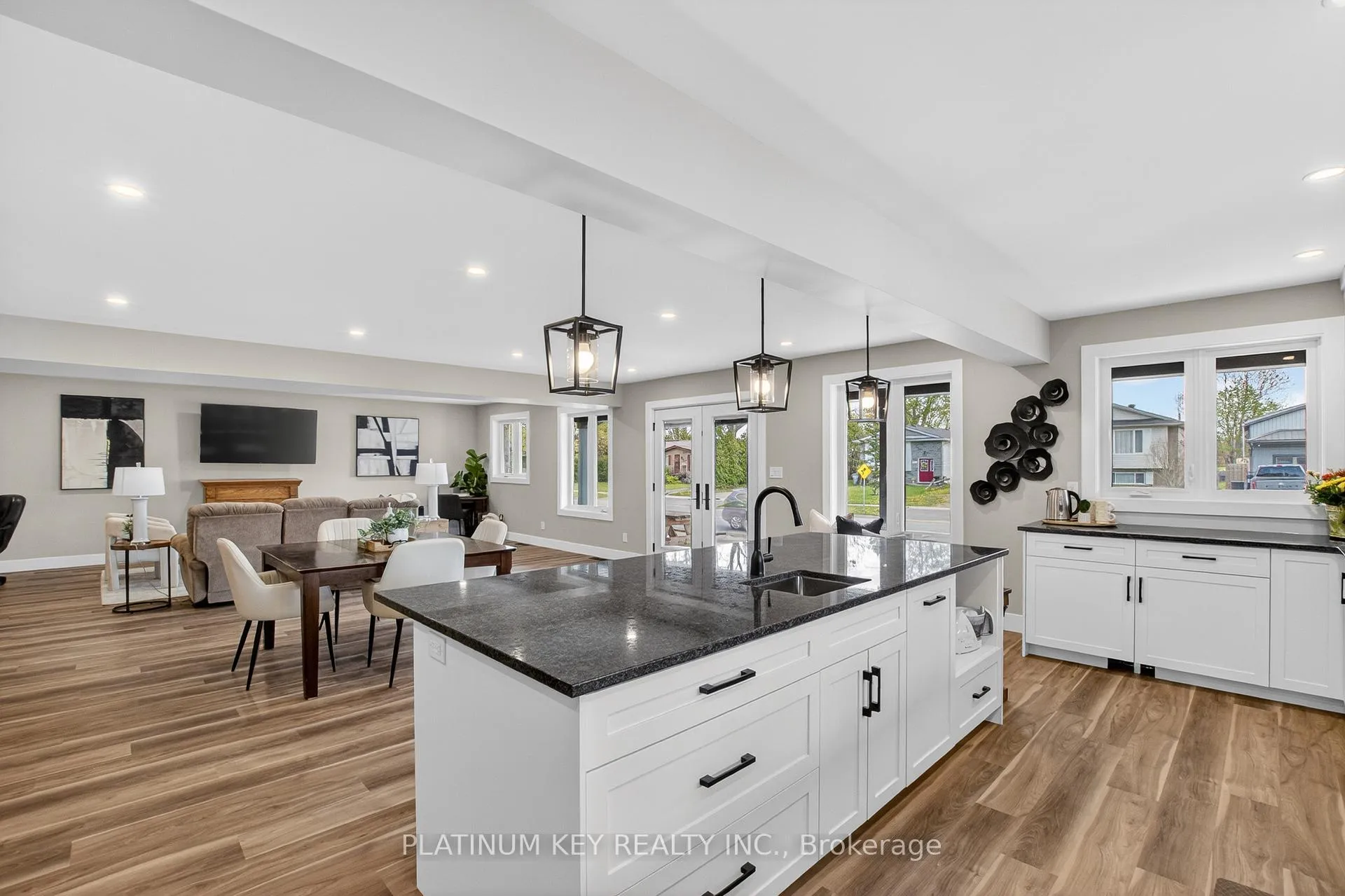 Photo 14 of 293 Main Street, North Middlesex, Parkhill — HOMEH