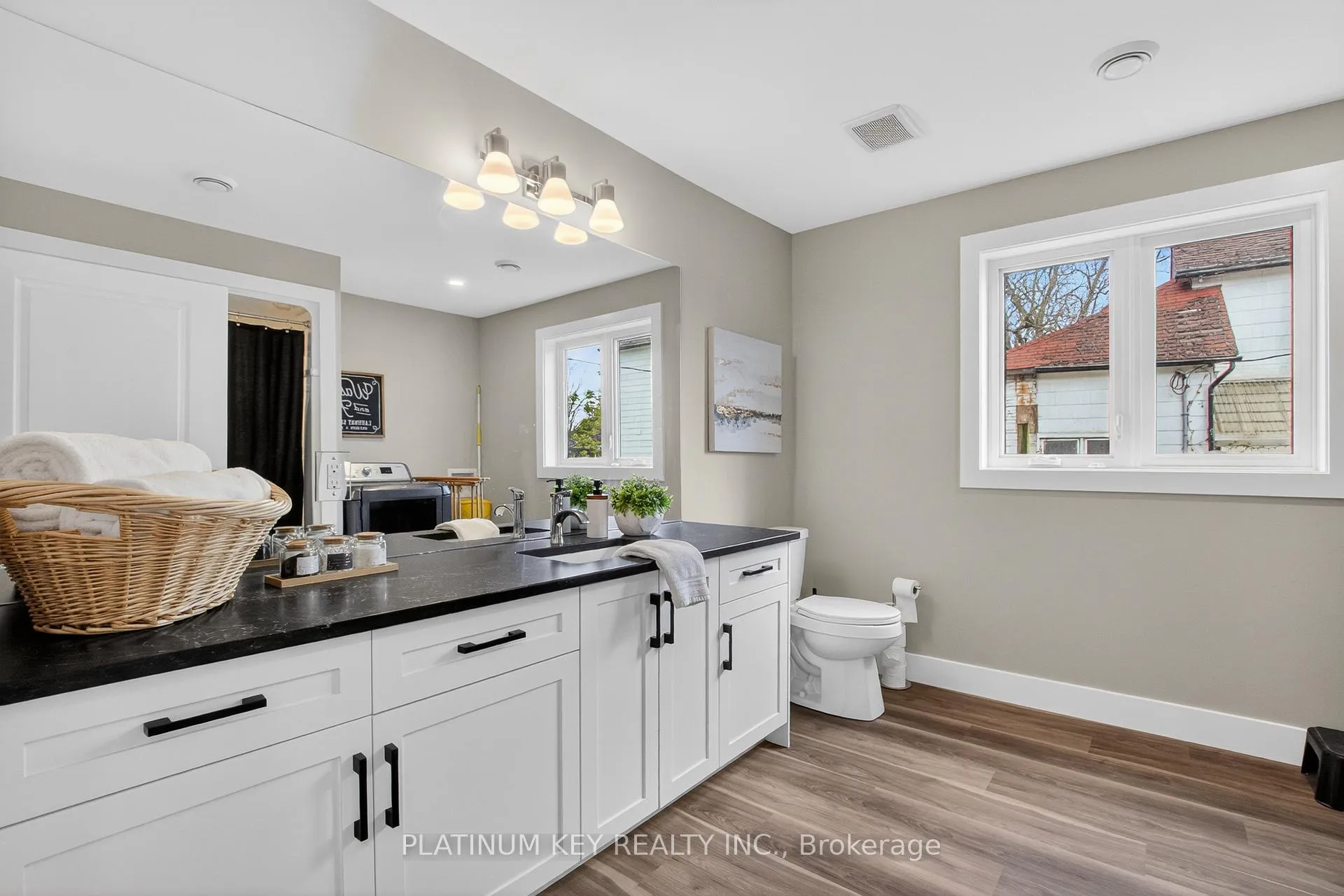 Photo 15 of 293 Main Street, North Middlesex, Parkhill — HOMEH