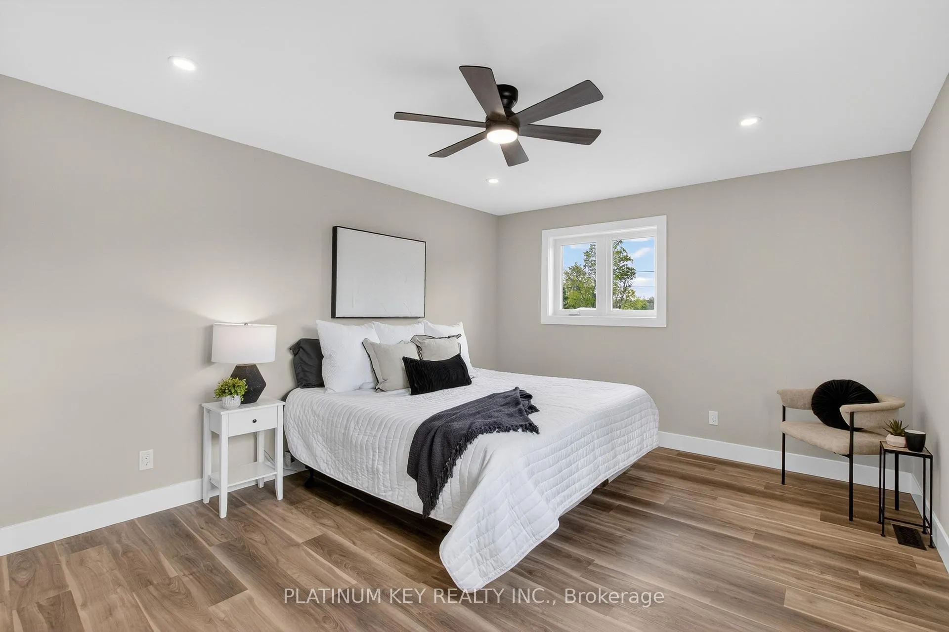 Photo 17 of 293 Main Street, North Middlesex, Parkhill — HOMEH