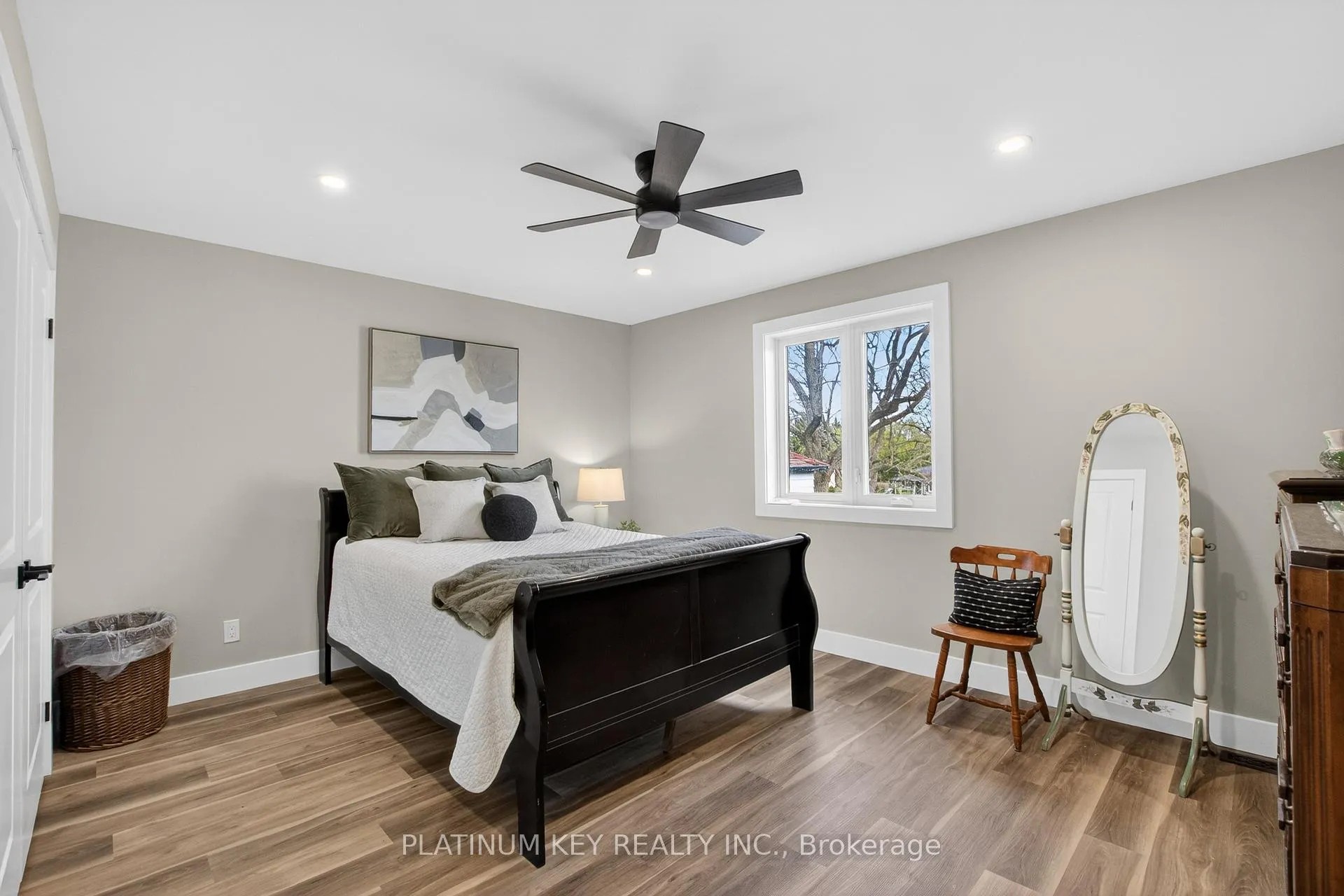 Photo 18 of 293 Main Street, North Middlesex, Parkhill — HOMEH