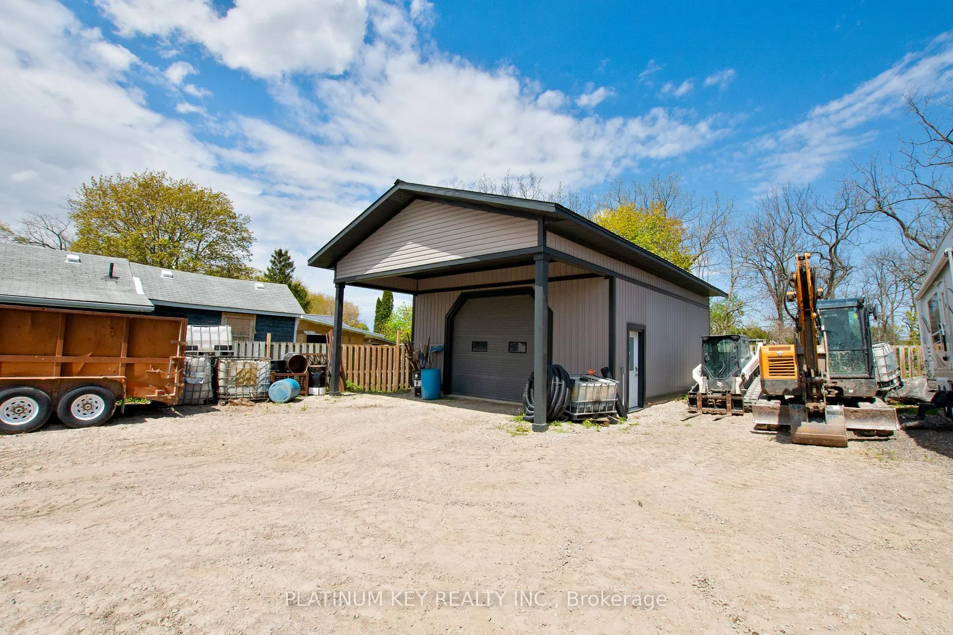 Photo 32 of 293 Main Street, North Middlesex, Parkhill — HOMEH