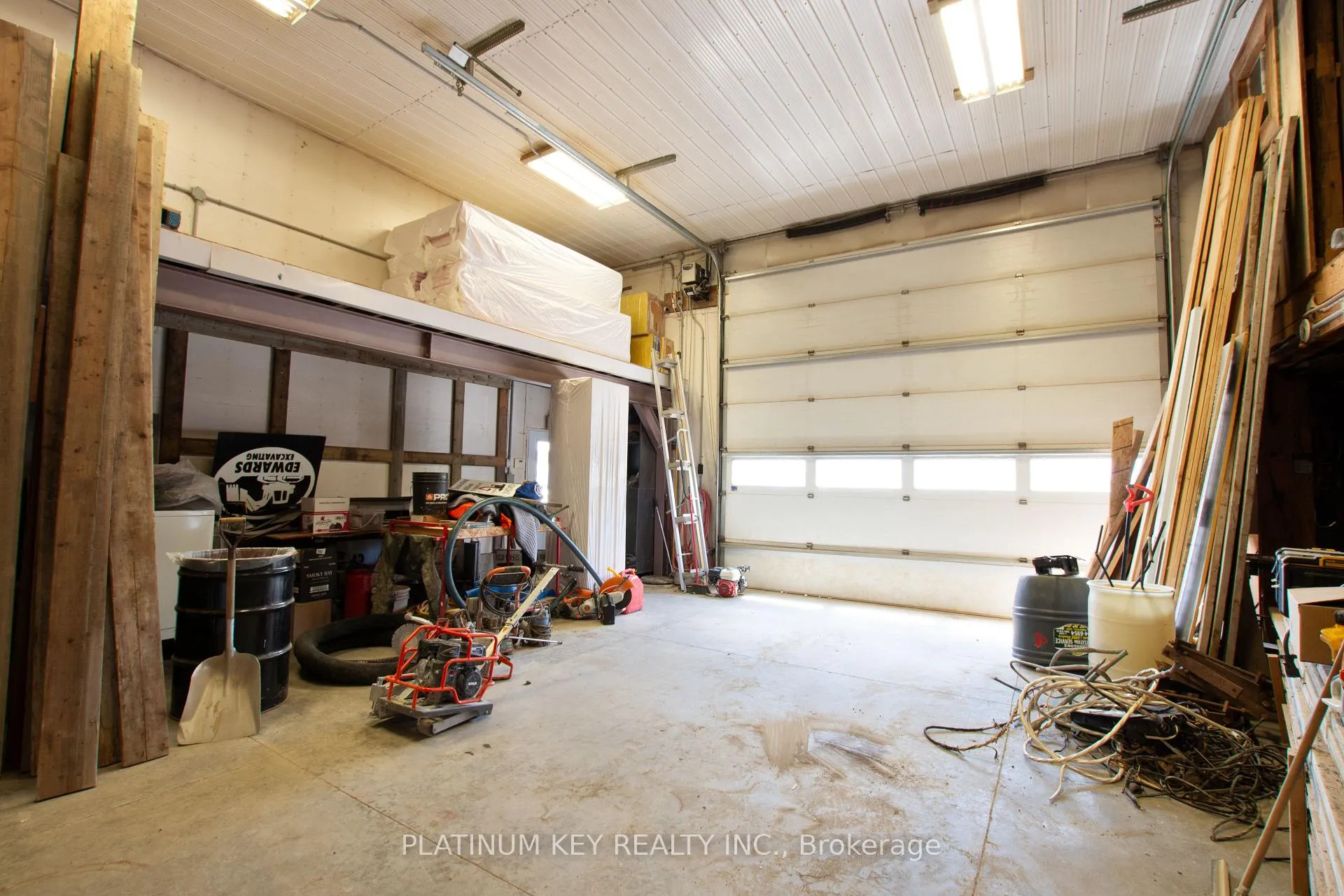 Photo 34 of 293 Main Street, North Middlesex, Parkhill — HOMEH