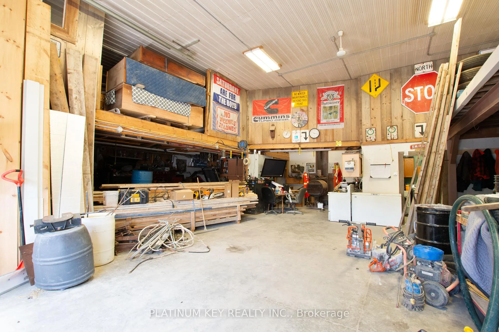 Photo 35 of 293 Main Street, North Middlesex, Parkhill — HOMEH