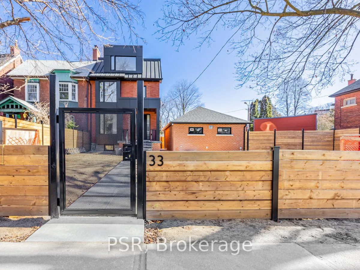 Photo 2 of Unit B, 33 Parkway Avenue, Toronto, Roncesvalles — HOMEH