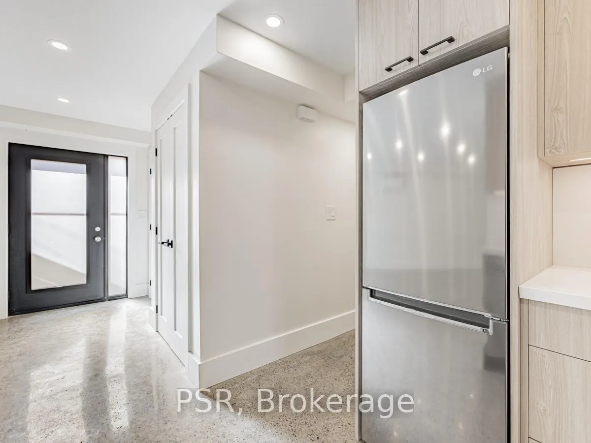 Photo 5 of Unit B, 33 Parkway Avenue, Toronto, Roncesvalles — HOMEH