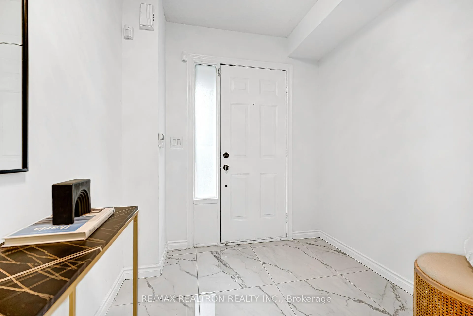 Photo 7 of Unit 11, 238 Galloway Road, Scarborough, West Hill — HOMEH