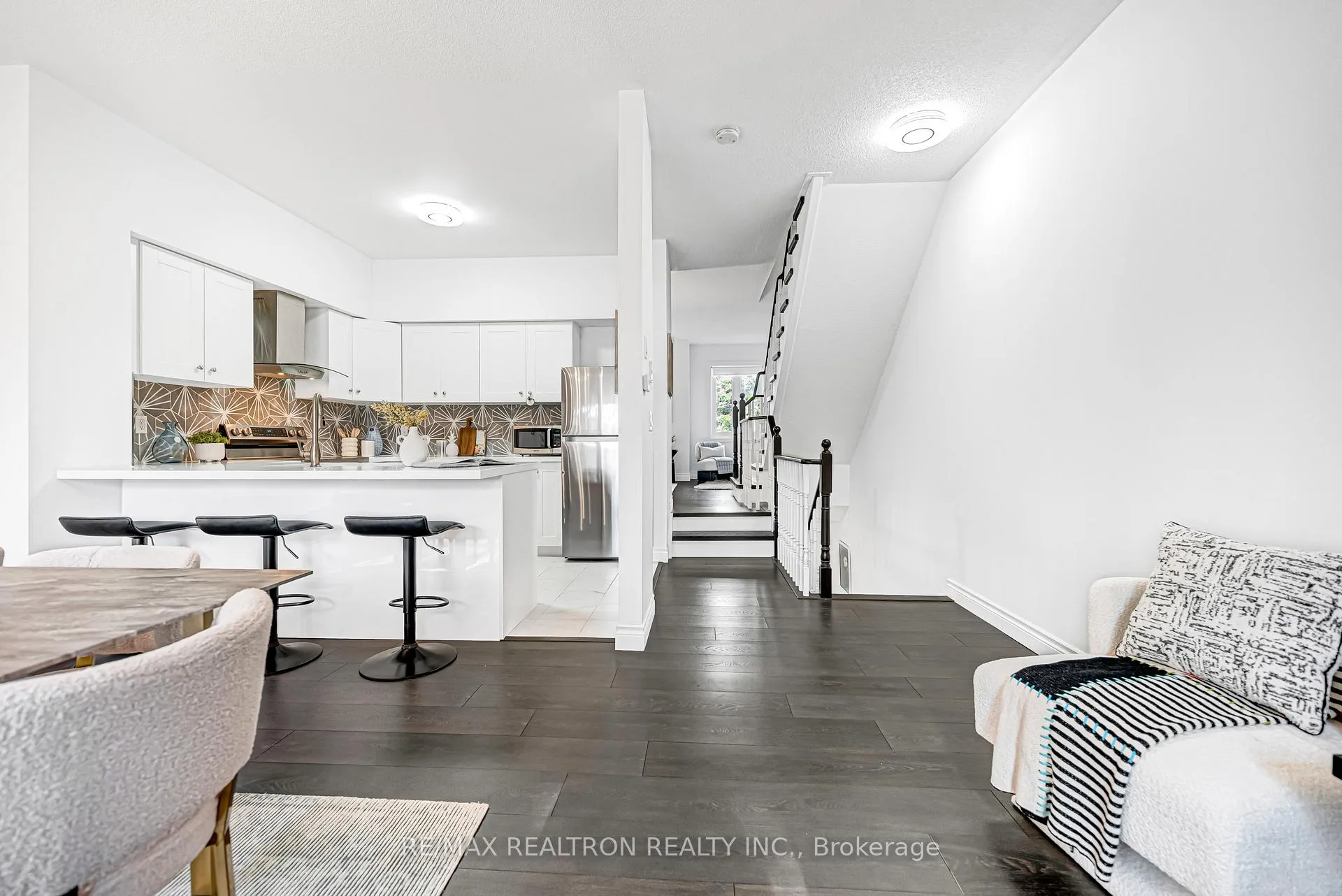 Photo 10 of Unit 11, 238 Galloway Road, Scarborough, West Hill — HOMEH