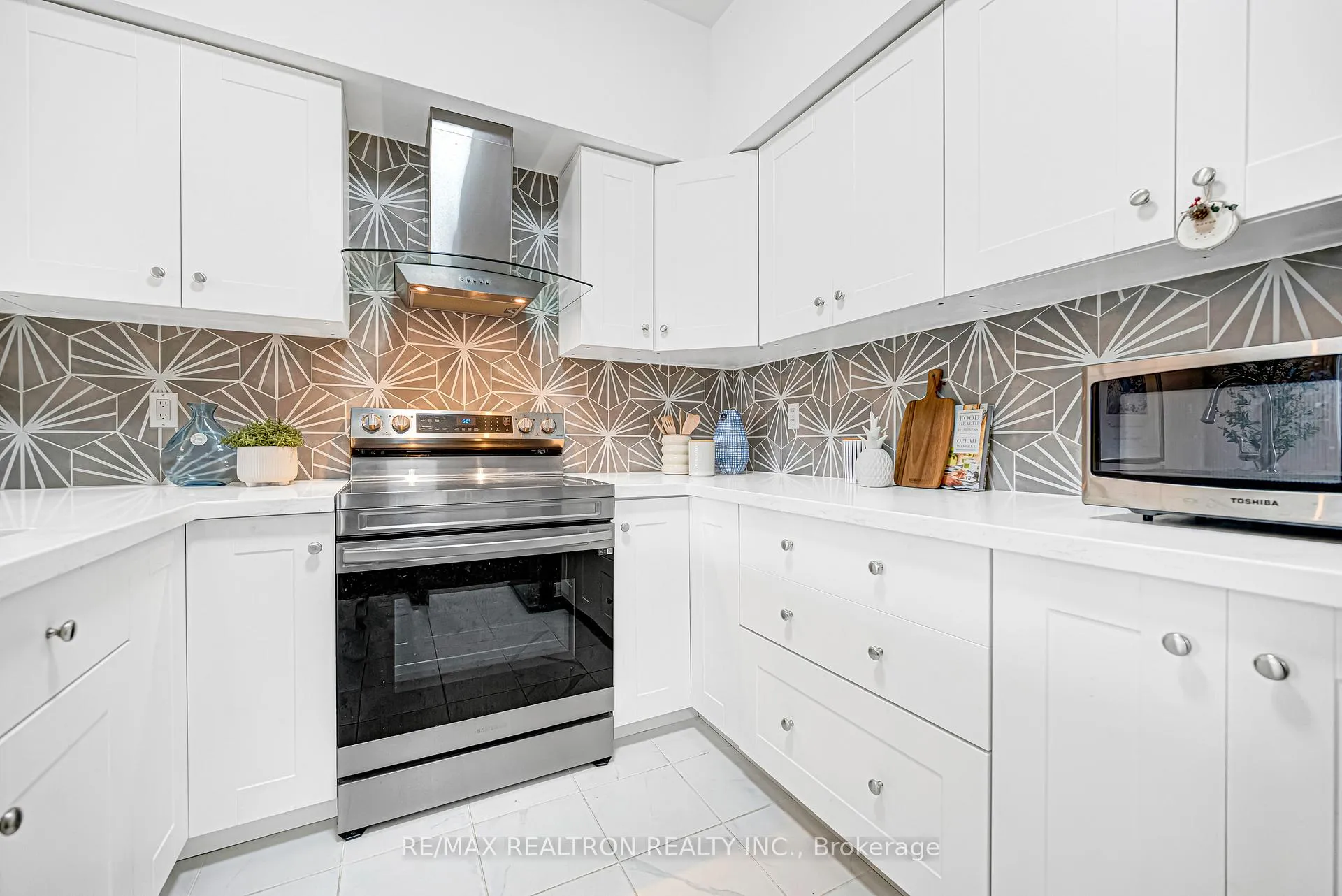 Photo 16 of Unit 11, 238 Galloway Road, Scarborough, West Hill — HOMEH