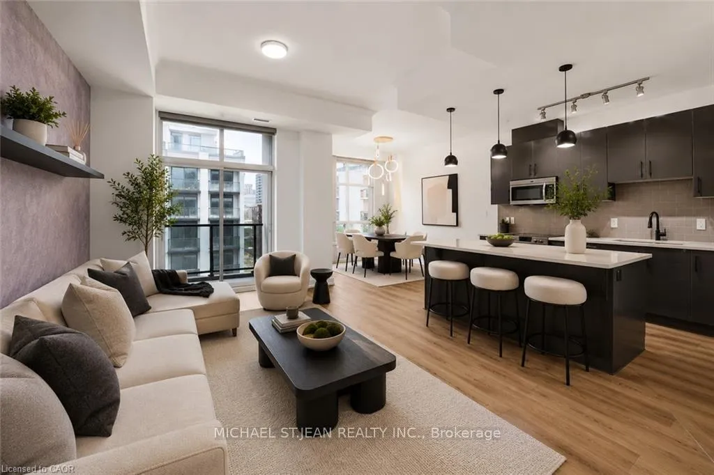 Photo of Unit 801, 90 Charlton Avenue W