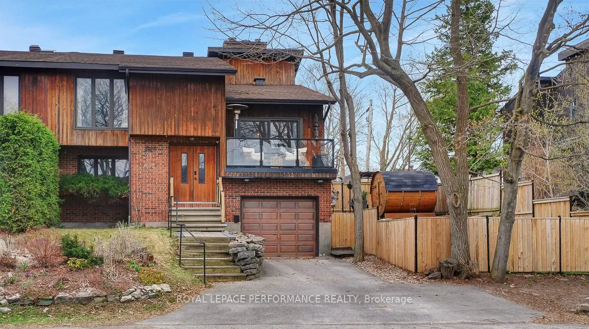 Front of 510 Foxview Place