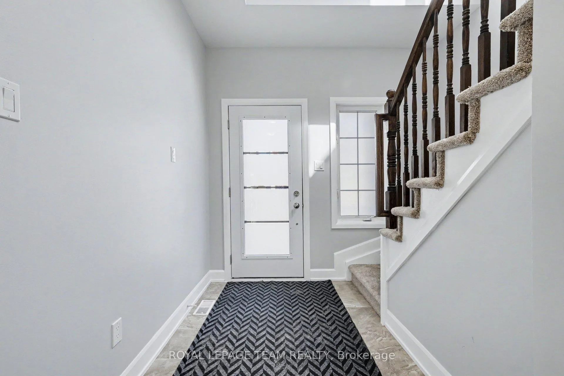 Photo 4 of 27 Dundalk Private, Ottawa, Barrhaven - Stonebridge — HOMEH