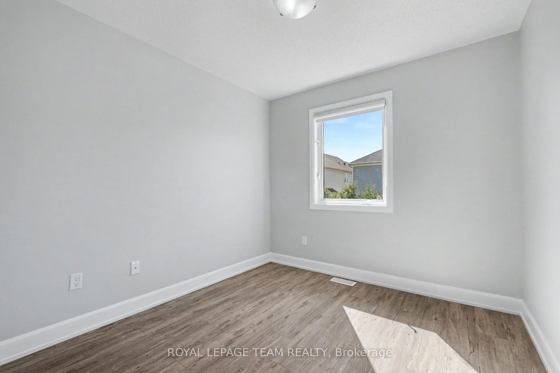 Photo 21 of 27 Dundalk Private, Ottawa, Barrhaven - Stonebridge — HOMEH