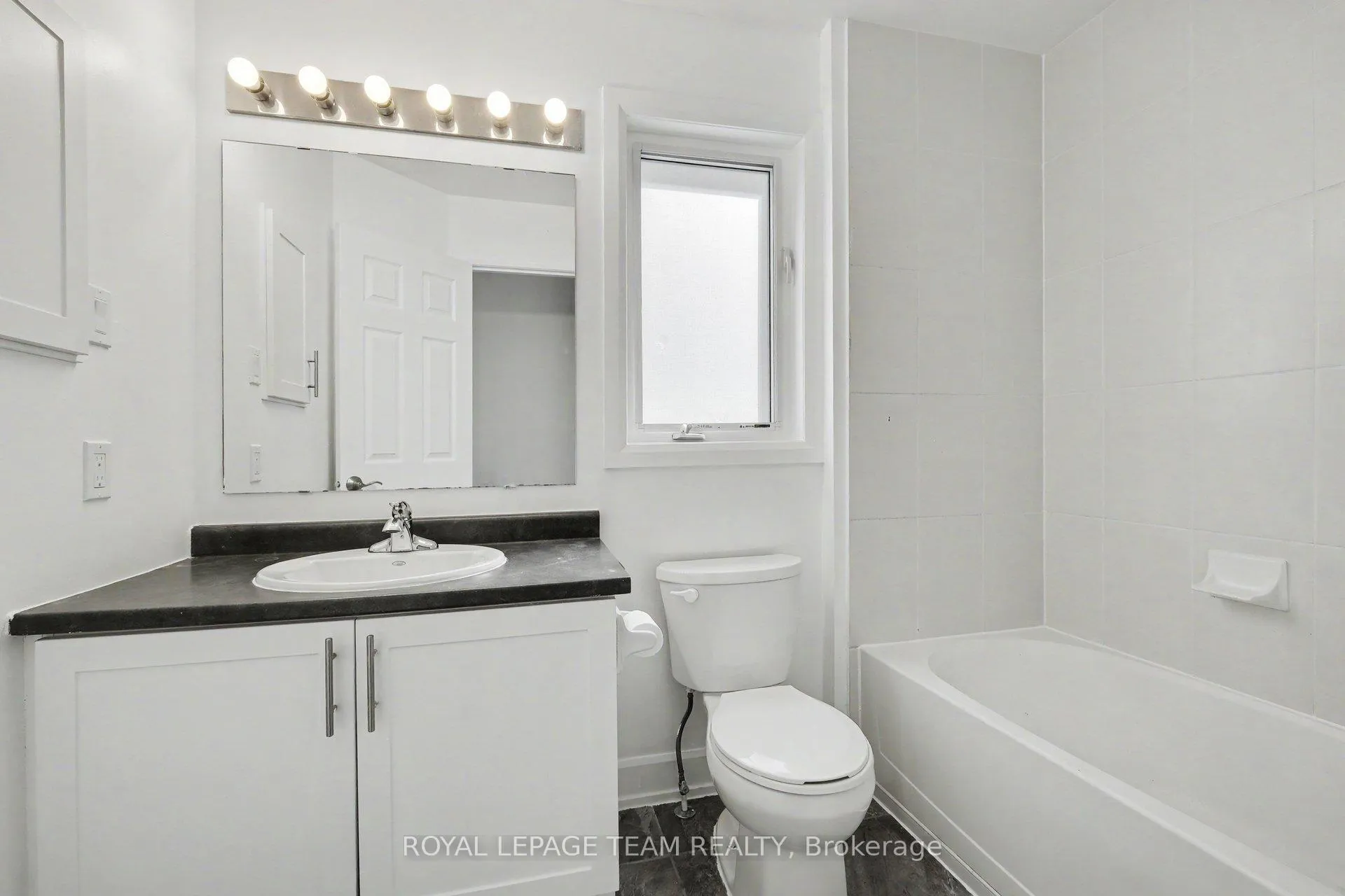 Photo 23 of 27 Dundalk Private, Ottawa, Barrhaven - Stonebridge — HOMEH