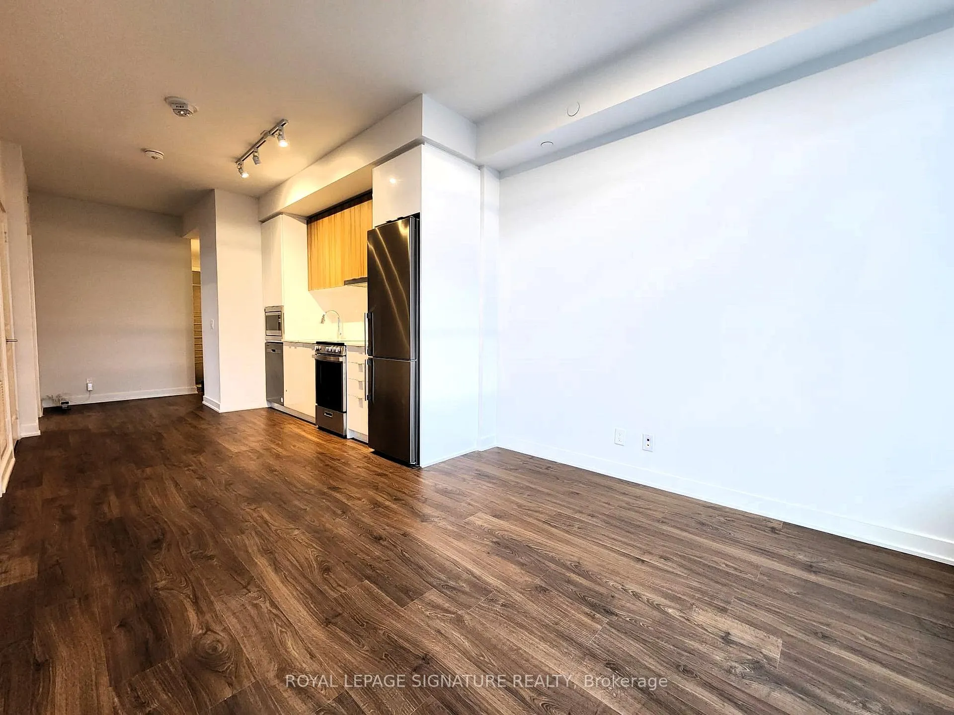 Photo 5 of Unit 2705, 50 Upper Mall Way, Vaughan, Brownridge — HOMEH