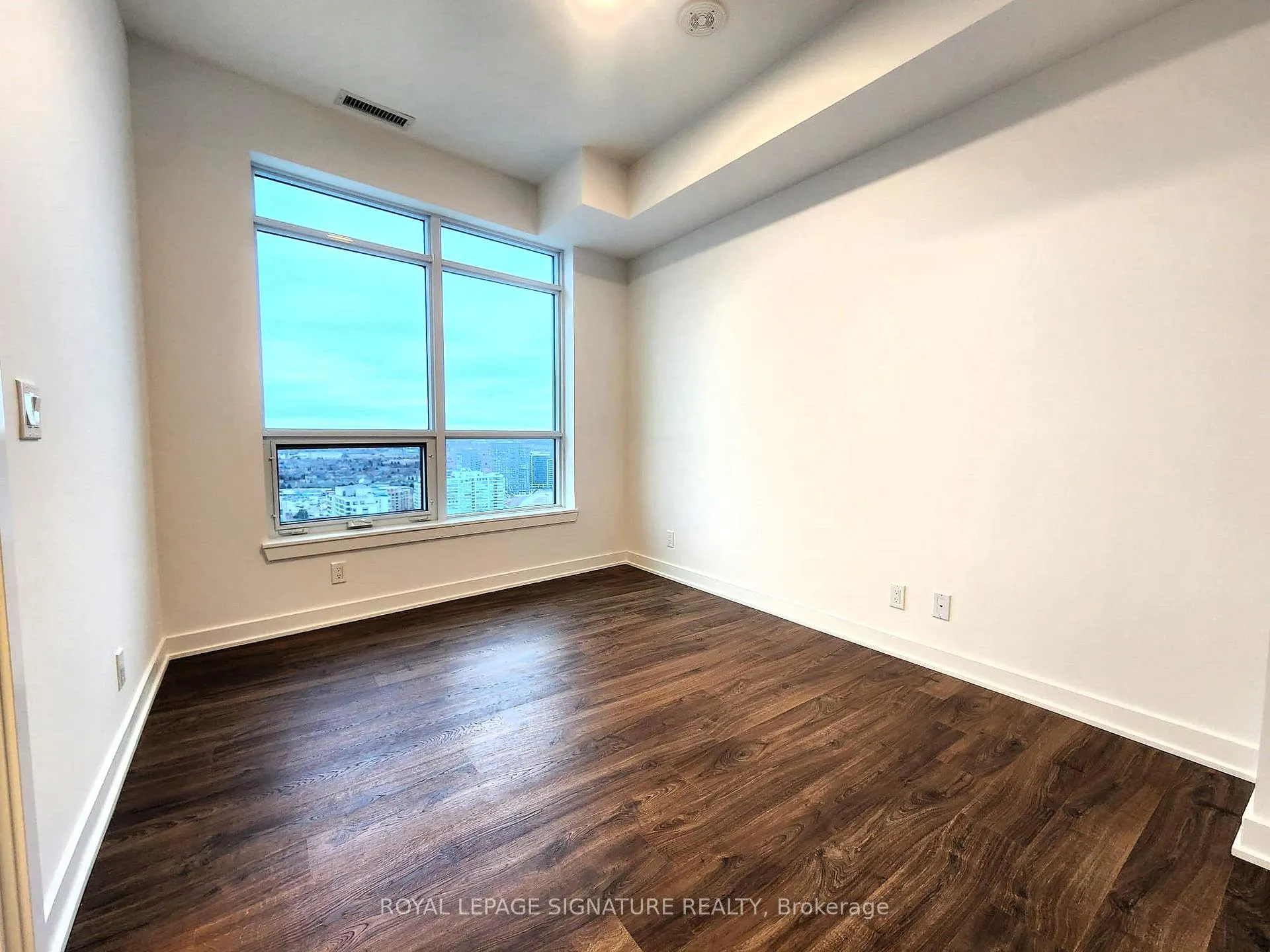 Photo 7 of Unit 2705, 50 Upper Mall Way, Vaughan, Brownridge — HOMEH