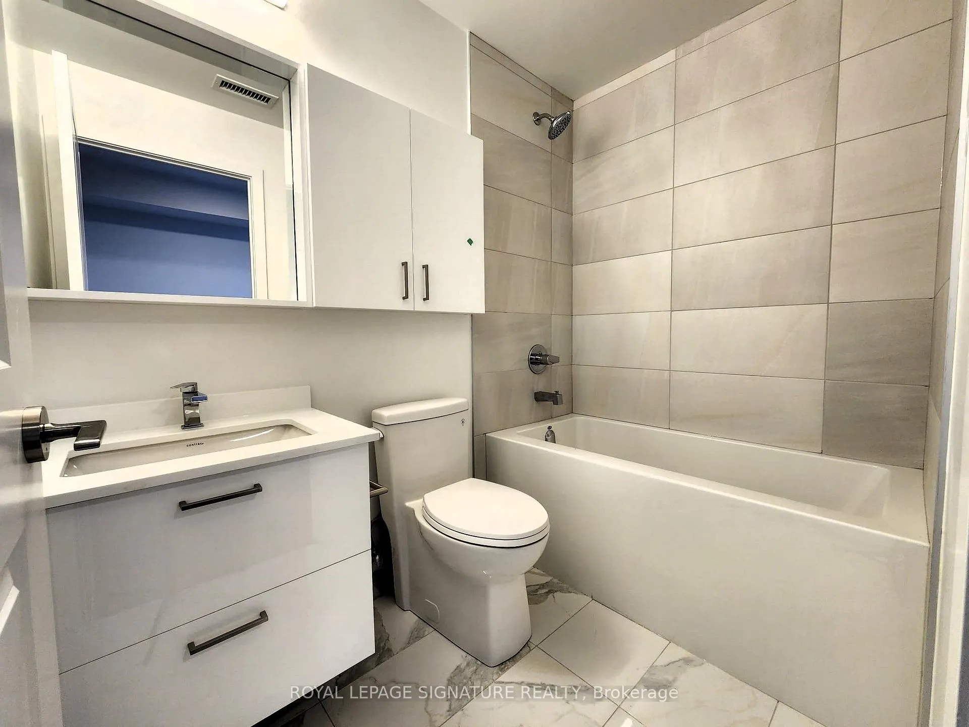 Photo 8 of Unit 2705, 50 Upper Mall Way, Vaughan, Brownridge — HOMEH