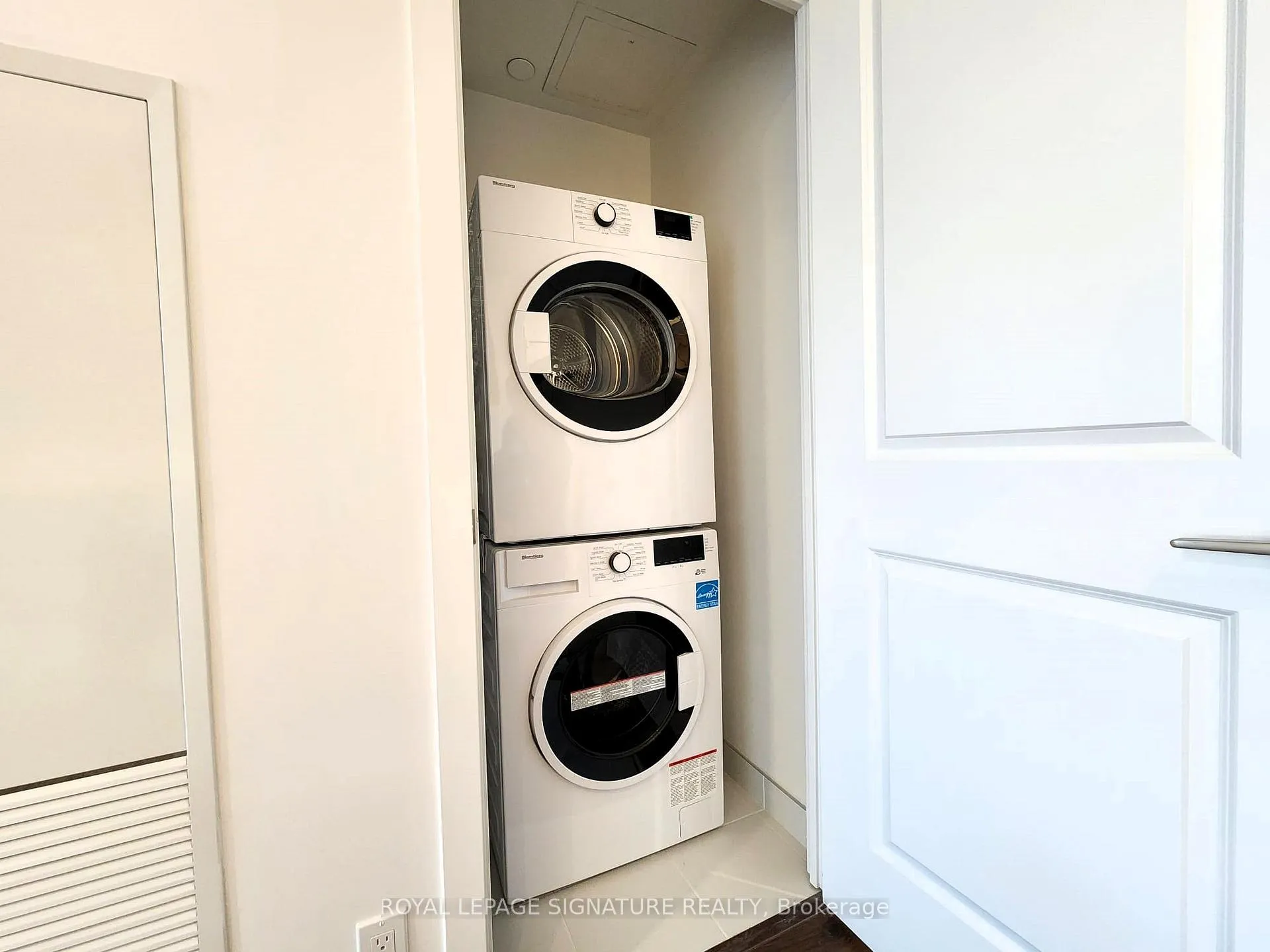 Photo 12 of Unit 2705, 50 Upper Mall Way, Vaughan, Brownridge — HOMEH
