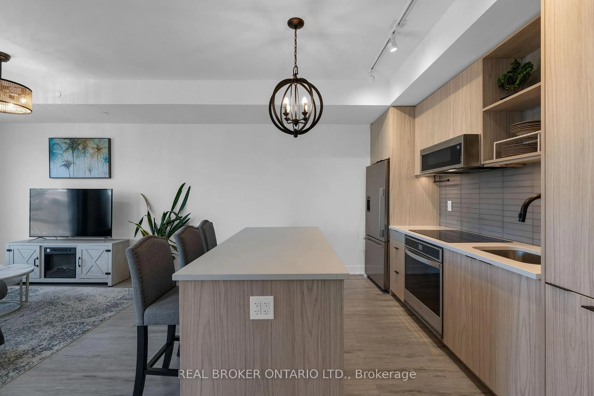 Photo 4 of Unit 615, 185 Dunlop Street E, Barrie, Lakeshore — HOMEH