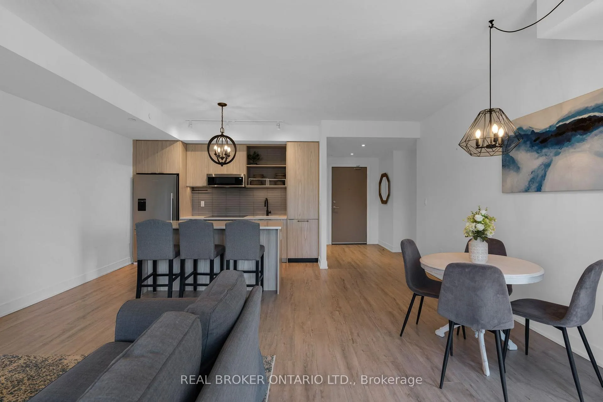 Photo 10 of Unit 615, 185 Dunlop Street E, Barrie, Lakeshore — HOMEH