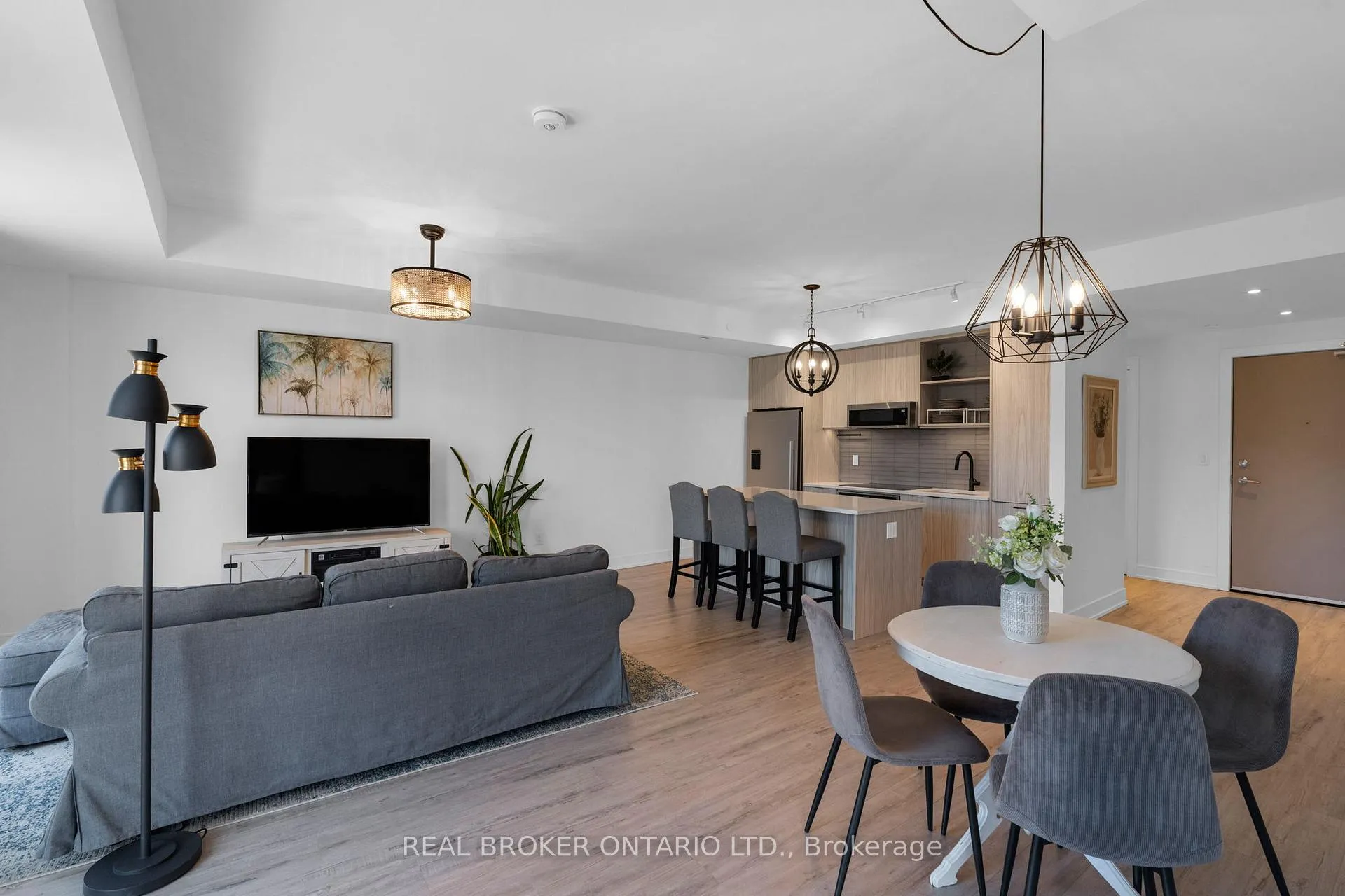 Photo 11 of Unit 615, 185 Dunlop Street E, Barrie, Lakeshore — HOMEH
