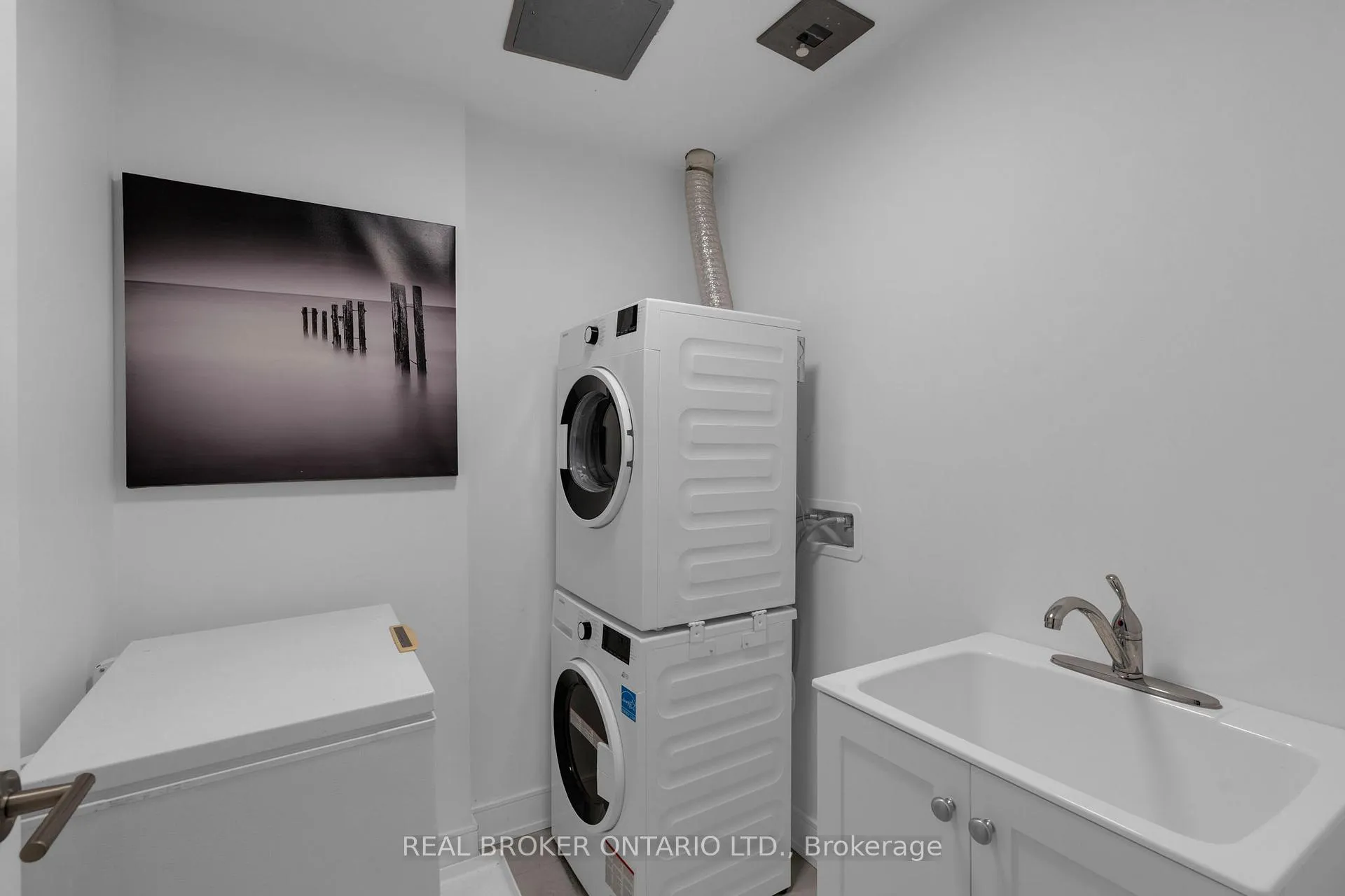 Photo 12 of Unit 615, 185 Dunlop Street E, Barrie, Lakeshore — HOMEH