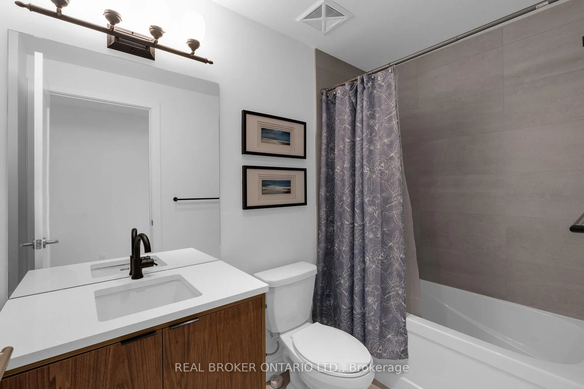 Photo 13 of Unit 615, 185 Dunlop Street E, Barrie, Lakeshore — HOMEH