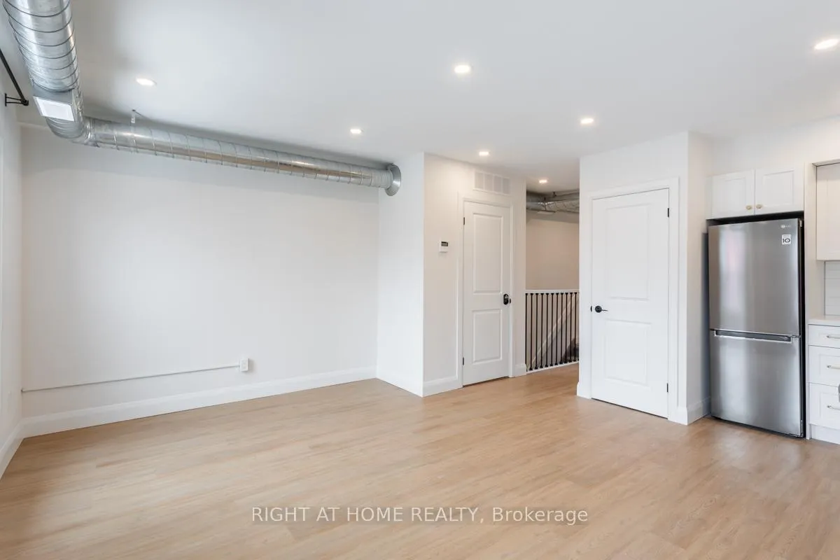 Photo 7 of Unit 2, 115 Catharine Street N, Hamilton, Beasley — HOMEH