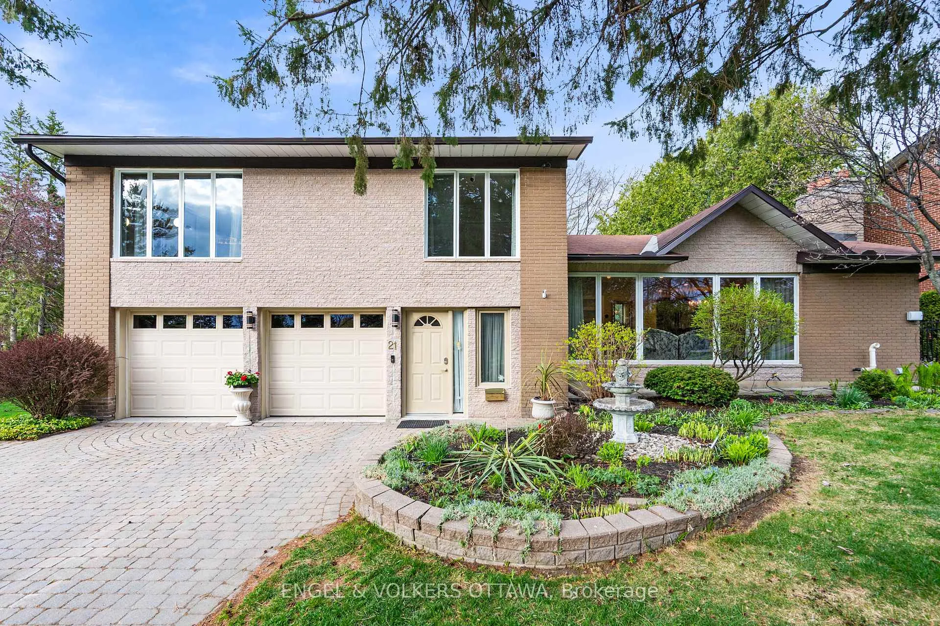 Photo 1 of 21 Tiffany Crescent, Ottawa, Kanata - Beaverbrook — HOMEH