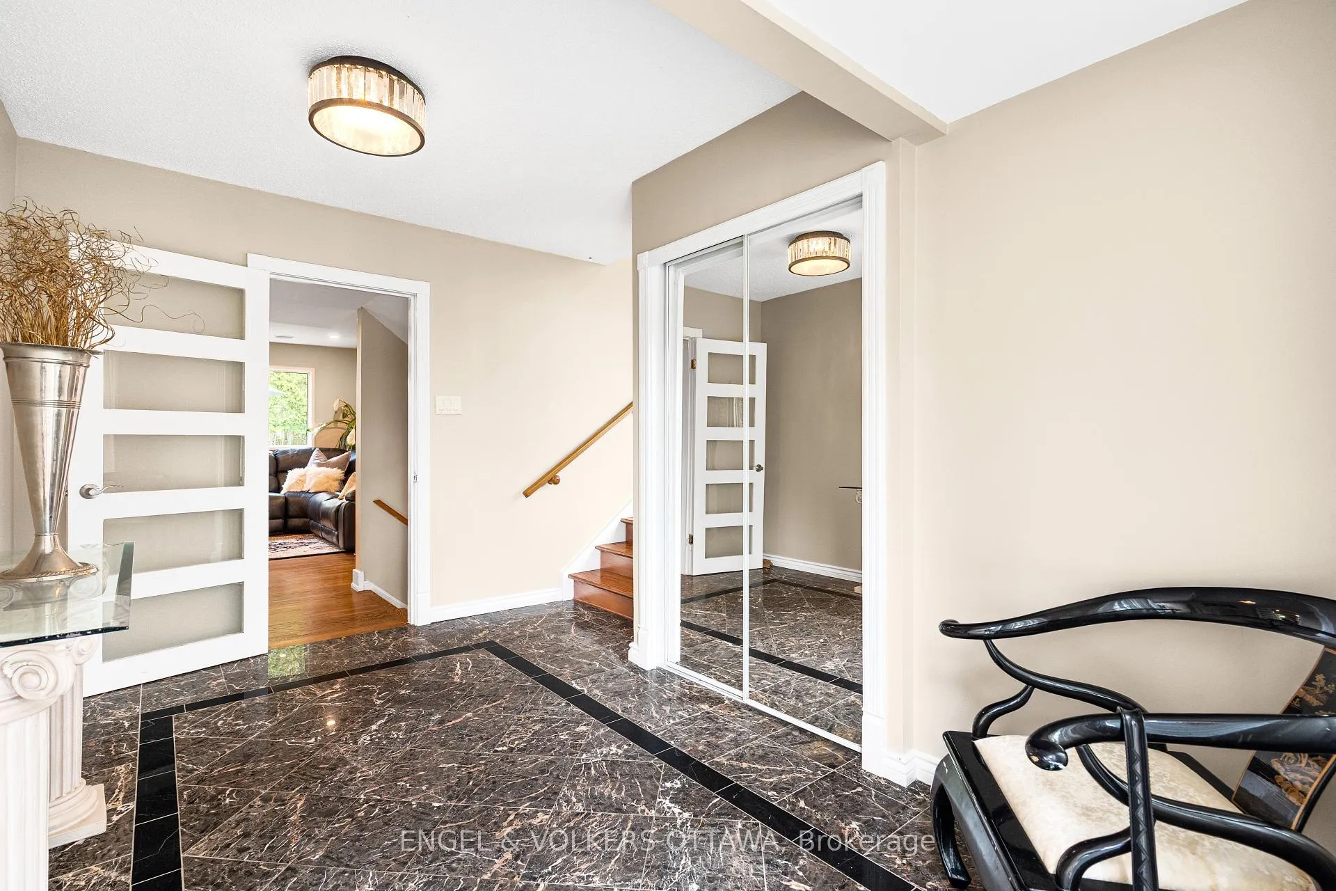 Photo 4 of 21 Tiffany Crescent, Ottawa, Kanata - Beaverbrook — HOMEH
