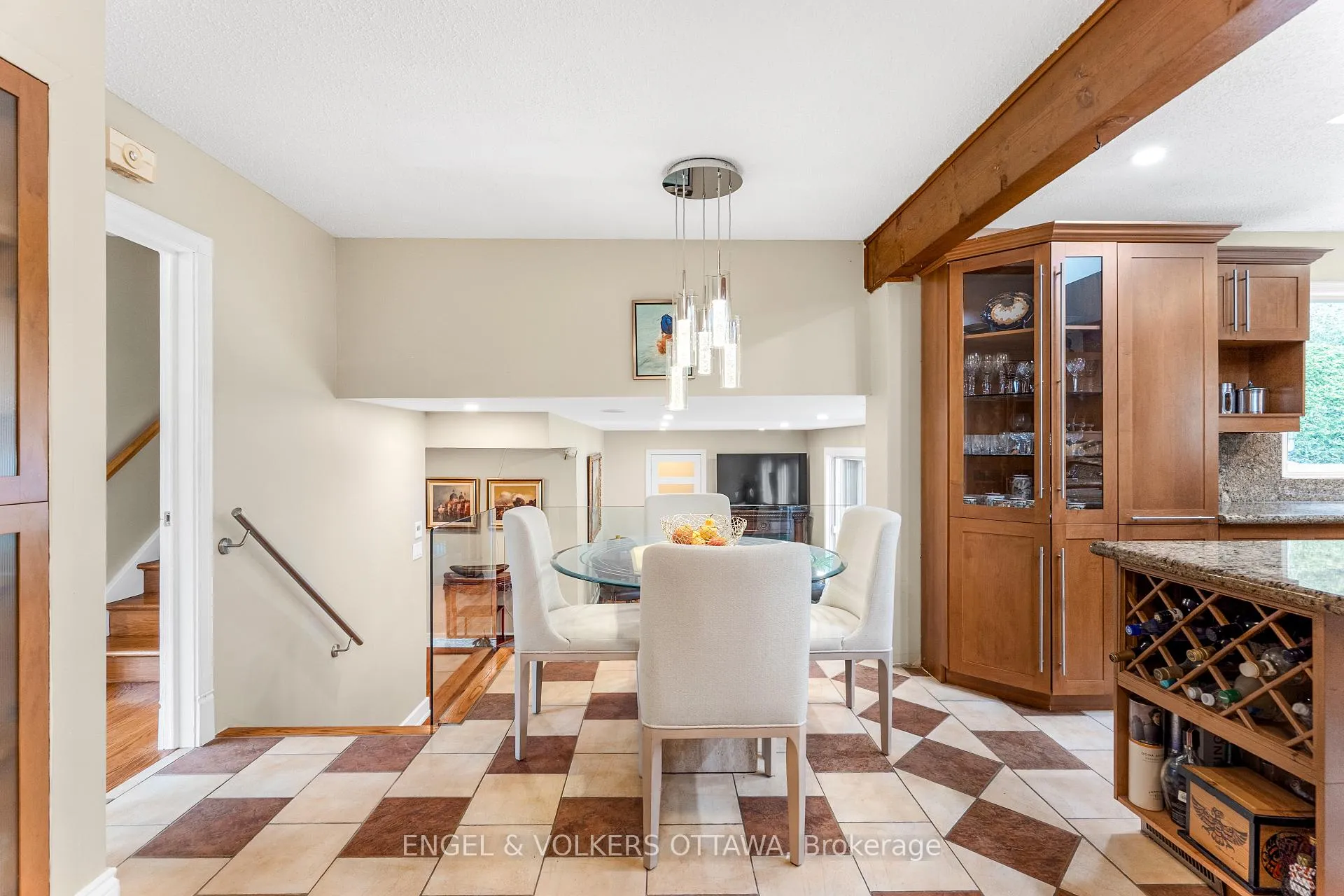 Photo 13 of 21 Tiffany Crescent, Ottawa, Kanata - Beaverbrook — HOMEH