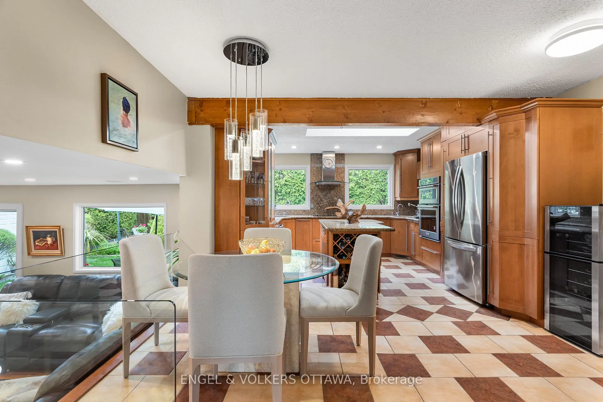Photo 14 of 21 Tiffany Crescent, Ottawa, Kanata - Beaverbrook — HOMEH