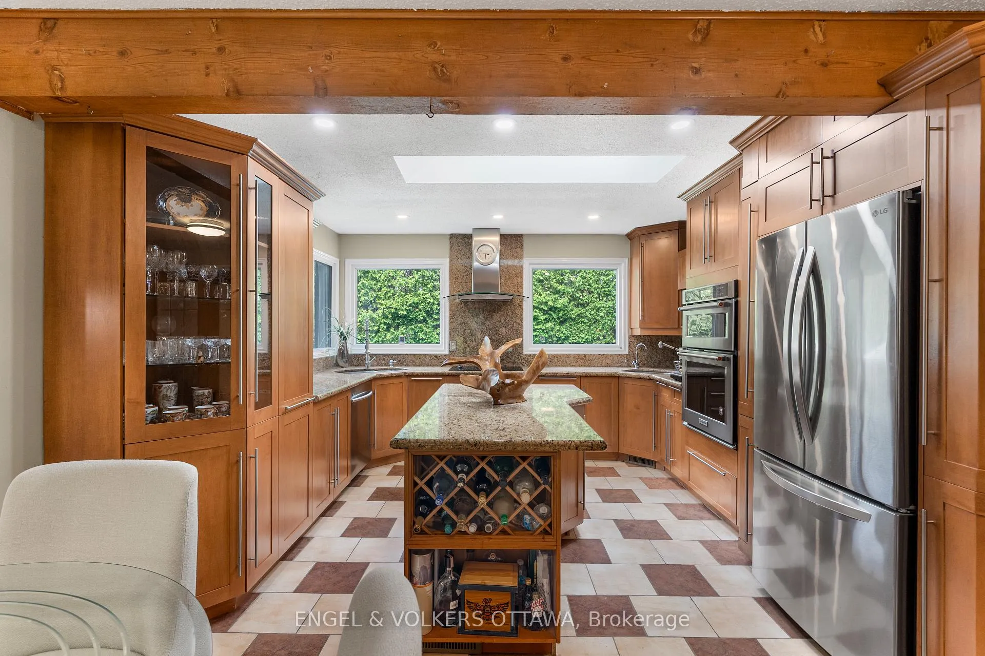 Photo 15 of 21 Tiffany Crescent, Ottawa, Kanata - Beaverbrook — HOMEH