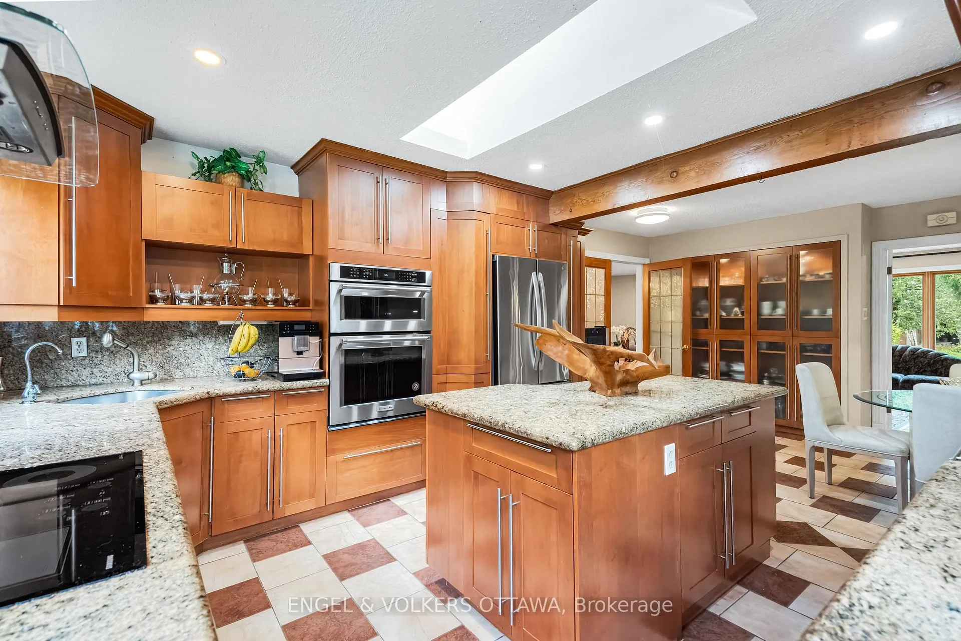 Photo 17 of 21 Tiffany Crescent, Ottawa, Kanata - Beaverbrook — HOMEH