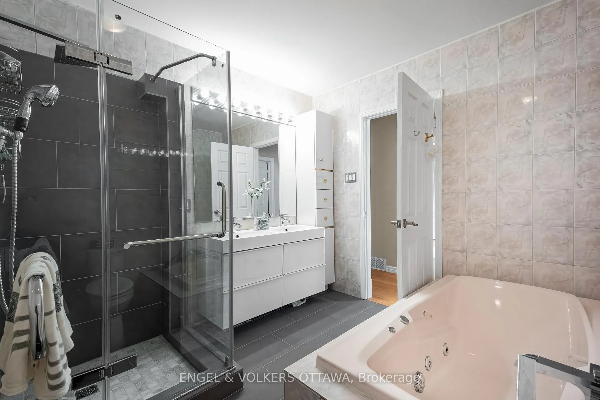 Photo 31 of 21 Tiffany Crescent, Ottawa, Kanata - Beaverbrook — HOMEH