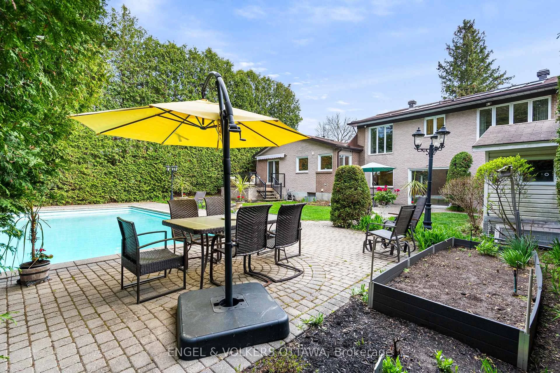 Photo 46 of 21 Tiffany Crescent, Ottawa, Kanata - Beaverbrook — HOMEH