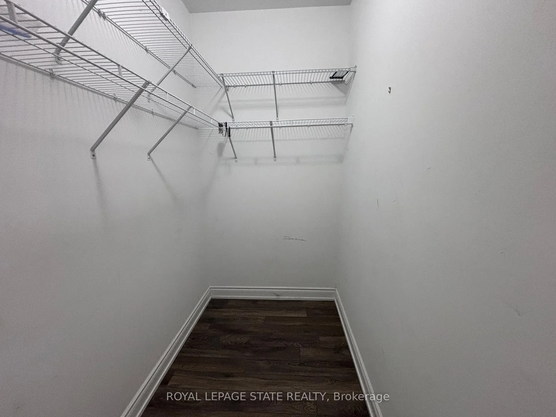 Photo 11 of Unit 905, 550 North Service Road, Grimsby, Grimsby Beach — HOMEH