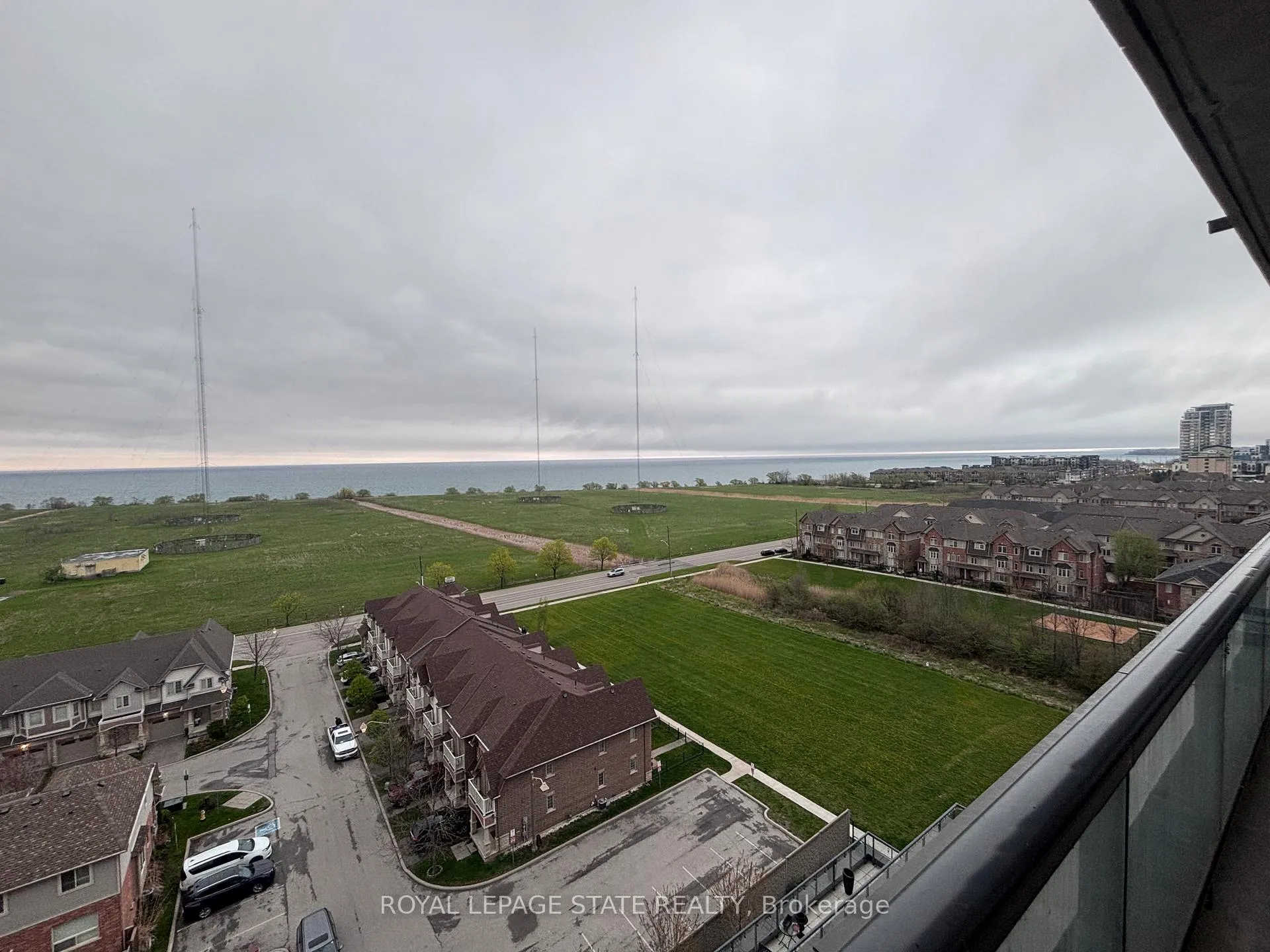 Photo 16 of Unit 905, 550 North Service Road, Grimsby, Grimsby Beach — HOMEH