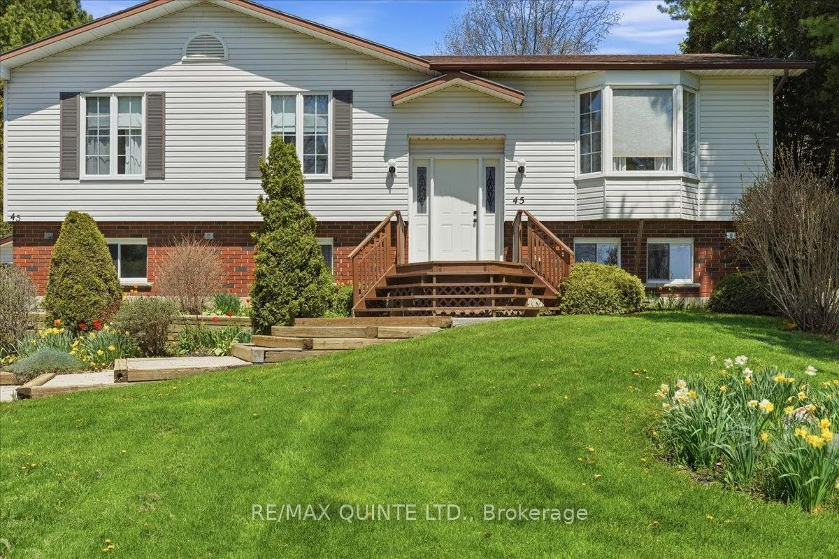 Photo 2 of 45 Shannon Road, Prince Edward County, Bloomfield Ward — HOMEH