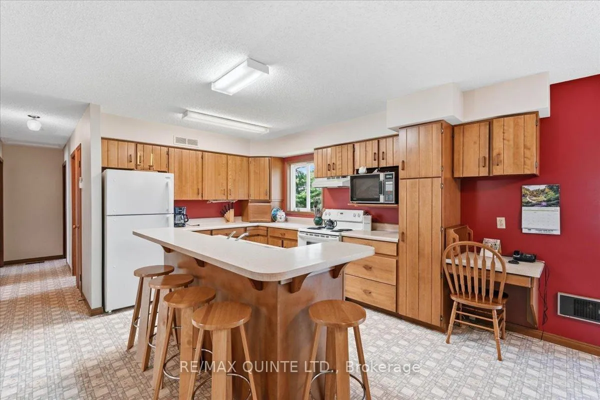 Photo 14 of 45 Shannon Road, Prince Edward County, Bloomfield Ward — HOMEH