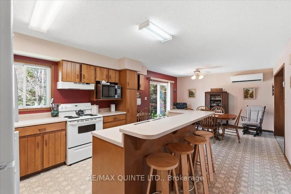 Photo 16 of 45 Shannon Road, Prince Edward County, Bloomfield Ward — HOMEH