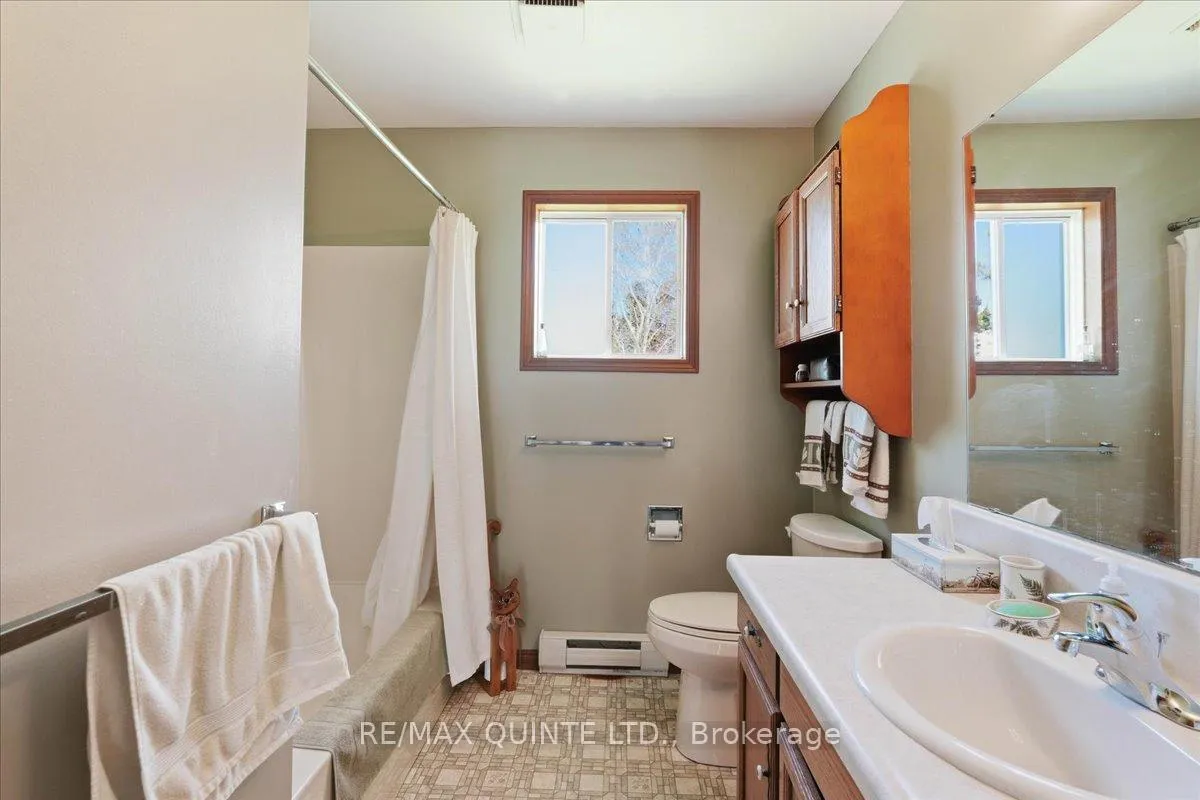 Photo 23 of 45 Shannon Road, Prince Edward County, Bloomfield Ward — HOMEH