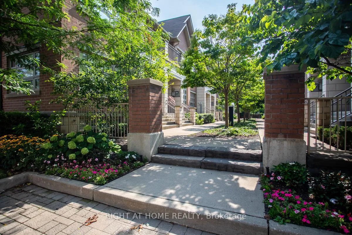 Photo 2 of Unit 28, 2460 Prince Michael Drive, Oakville, Joshua Creek — HOMEH