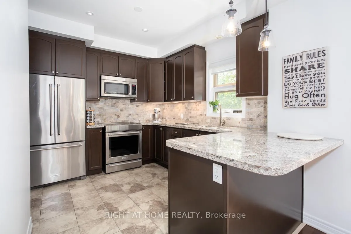 Photo 10 of Unit 28, 2460 Prince Michael Drive, Oakville, Joshua Creek — HOMEH