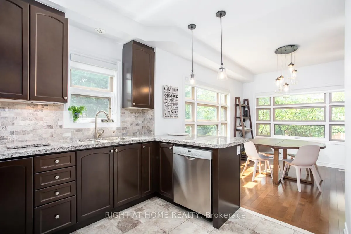 Photo 11 of Unit 28, 2460 Prince Michael Drive, Oakville, Joshua Creek — HOMEH