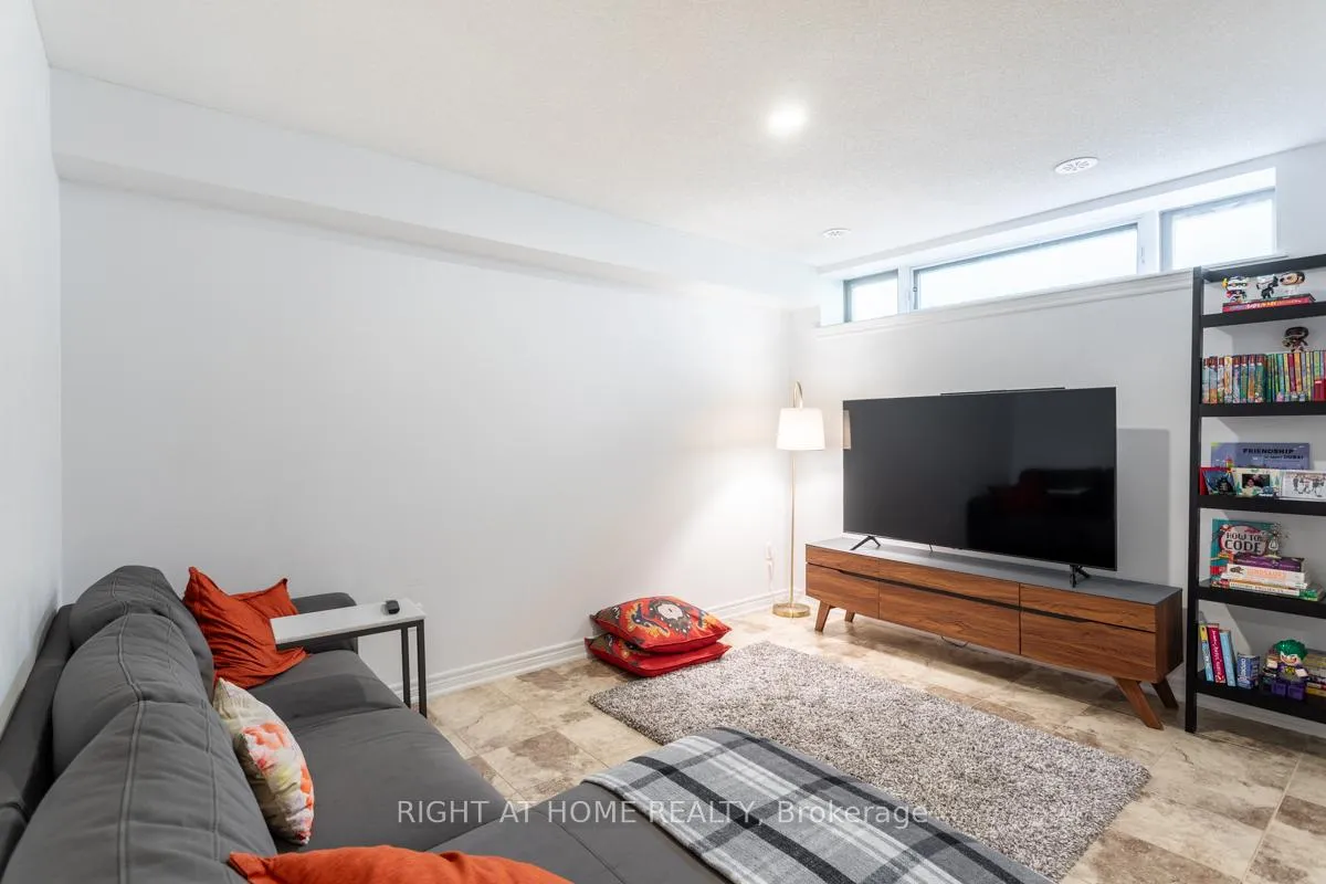 Photo 28 of Unit 28, 2460 Prince Michael Drive, Oakville, Joshua Creek — HOMEH