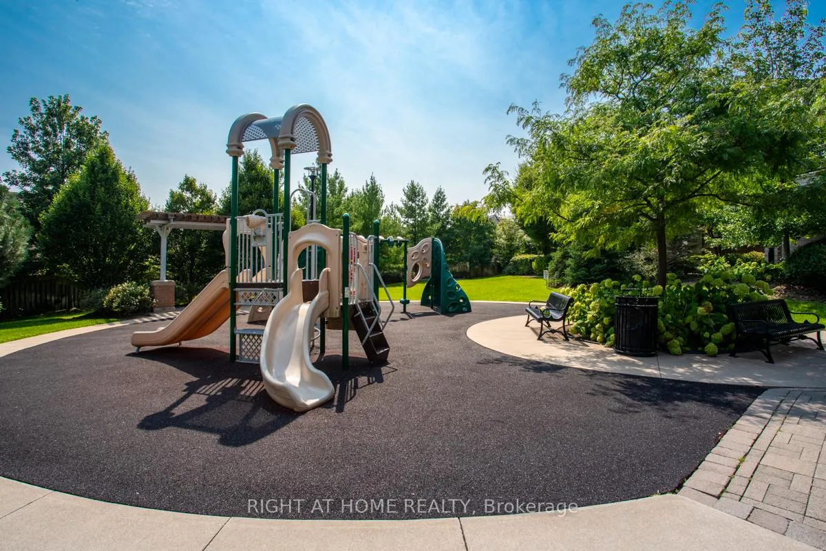 Photo 34 of Unit 28, 2460 Prince Michael Drive, Oakville, Joshua Creek — HOMEH