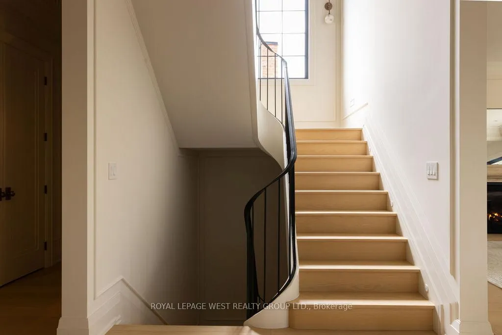 Photo 11 of 60 Athol Avenue, Etobicoke, Stonegate-Queensway — HOMEH