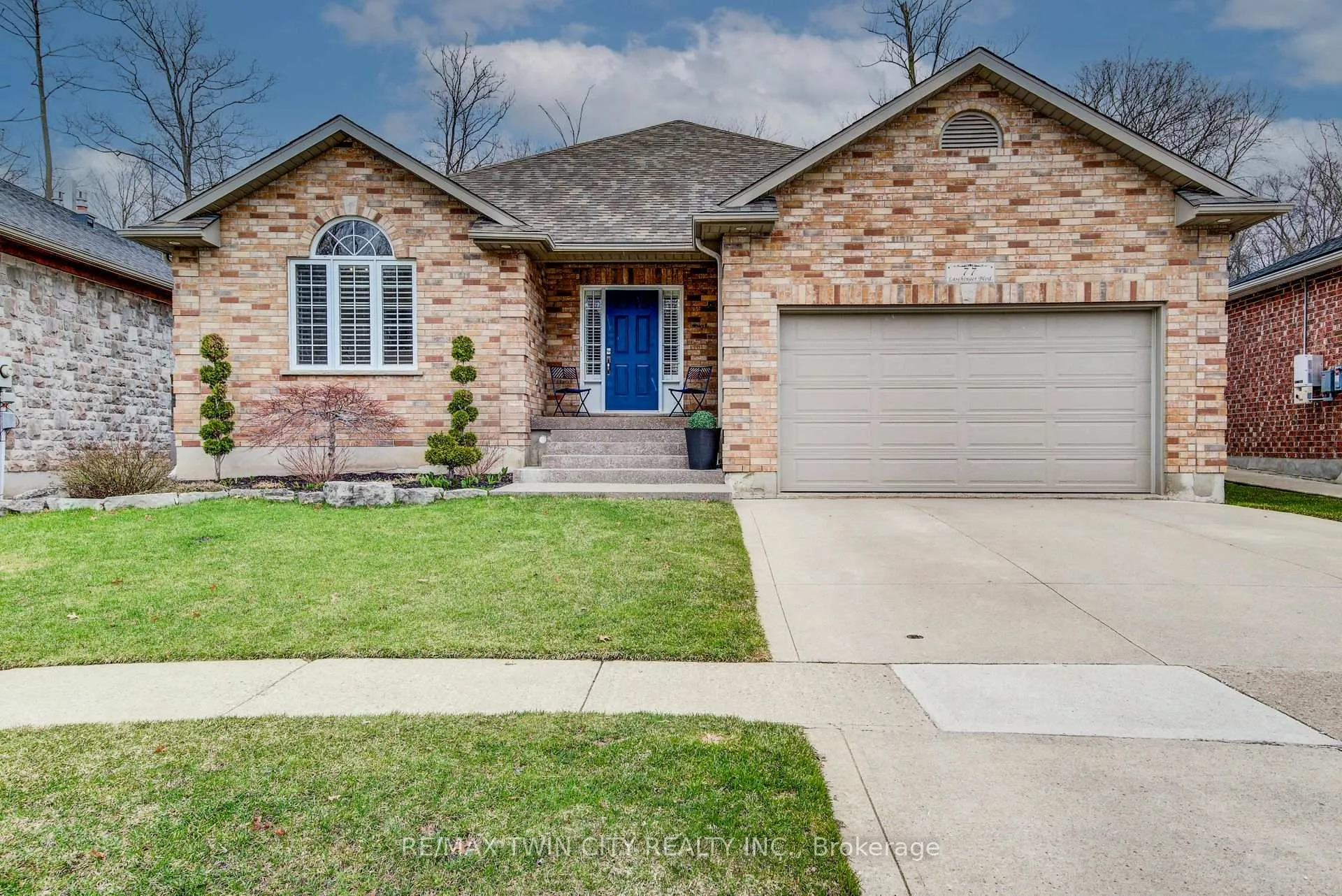 Photo 1 of 77 Laschinger Boulevard, Wilmot, New Hamburg — HOMEH