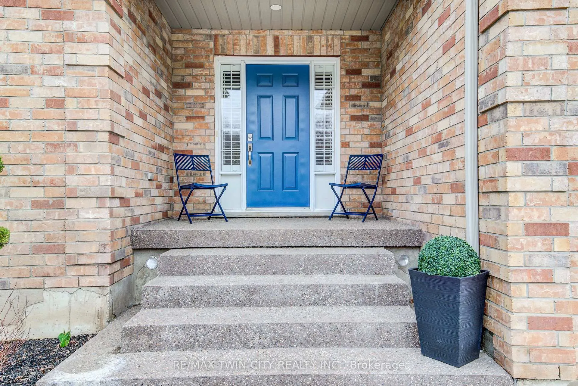 Photo 4 of 77 Laschinger Boulevard, Wilmot, New Hamburg — HOMEH